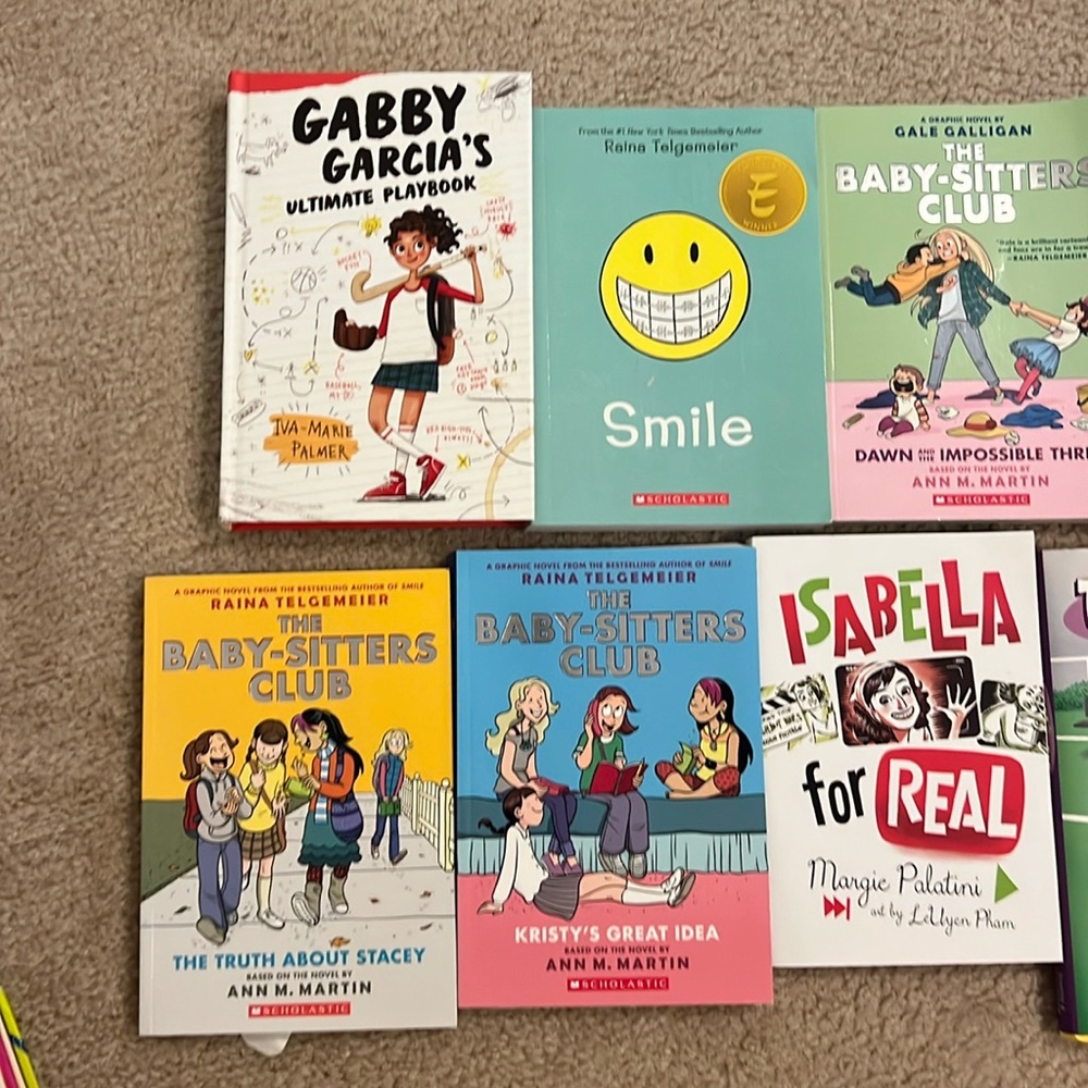 Book collection - Picture 2 of 4